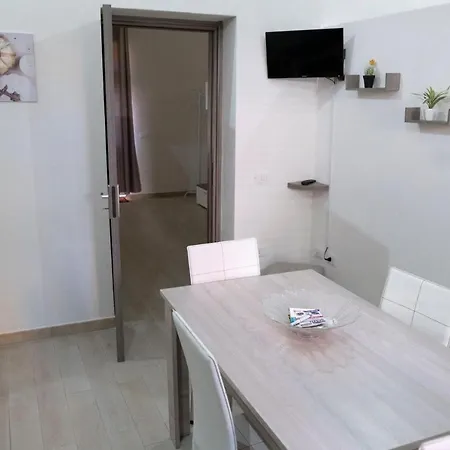 A Due Passi Dal Centro E Dal Mare דירה *